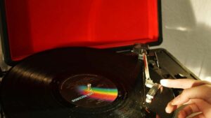 Praktican vodic za oglasivace iz Hrvatske: kako identificirati, kontaktirati i aktivirati juznokorejske Apple Music kreatore za bolji drustveni angazman.
