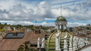 Praktican vodic za hrvatske kreatore: kako pronaci i kontaktirati maarske modne brendove preko Zalo, strukturirati styling izazove i izbjegavati prijevare.