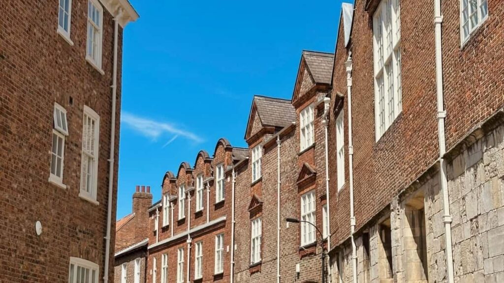 Praktican vodic za hrvatske oglasivace: kako otkriti, provjeriti i angazirati cambodzanske kreatore na Lineu za autenticne UGC kampanje.